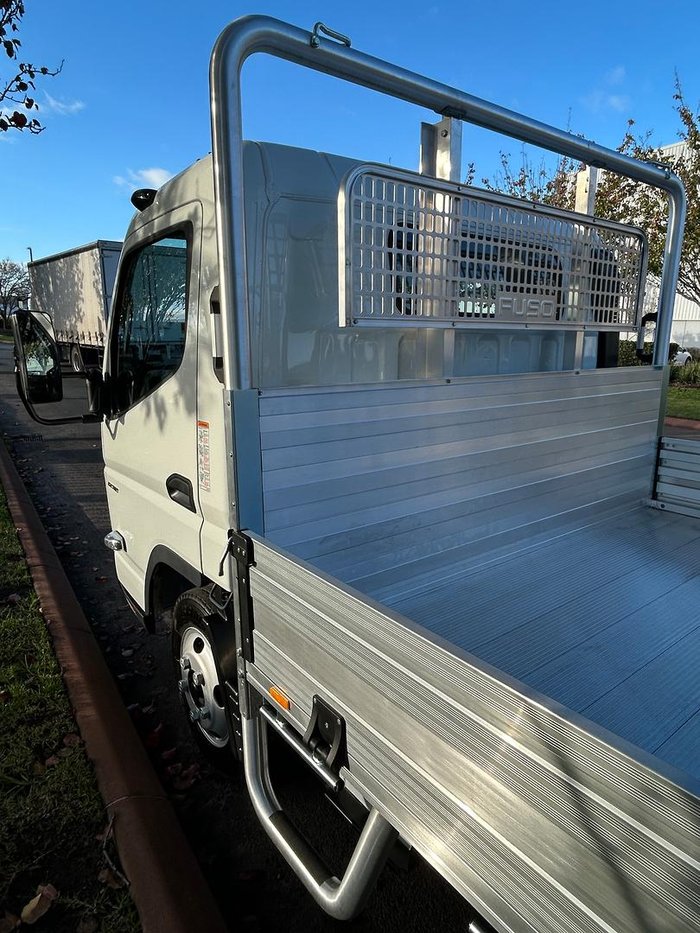 2025 Fuso 515 Canter . White