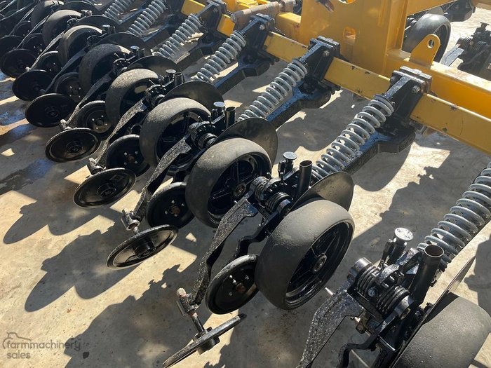 2014 SERAFIN ULTISOW S45 60 SINGLE DISC SEEDER USED YELLOW