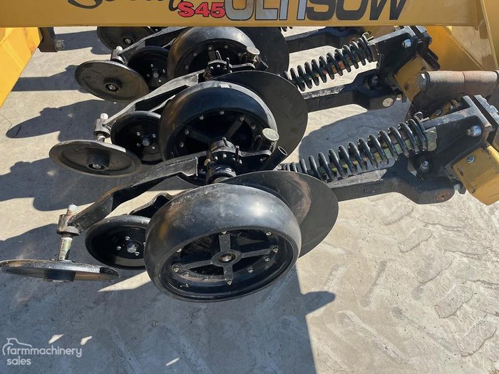 2014 SERAFIN ULTISOW S45 60 SINGLE DISC SEEDER USED YELLOW