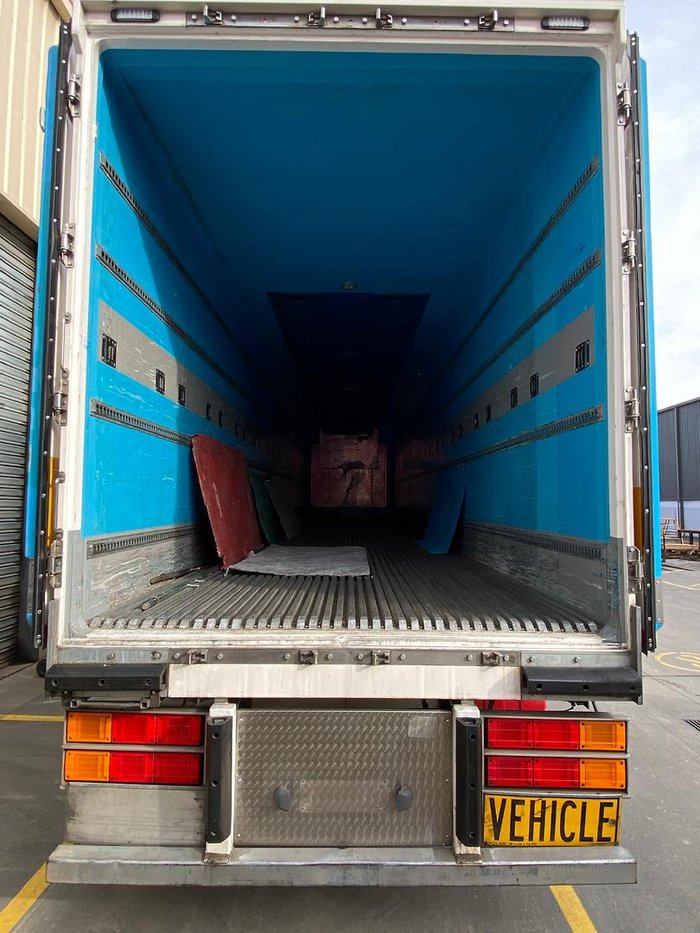 2008 FTE 22P Freezer Van White