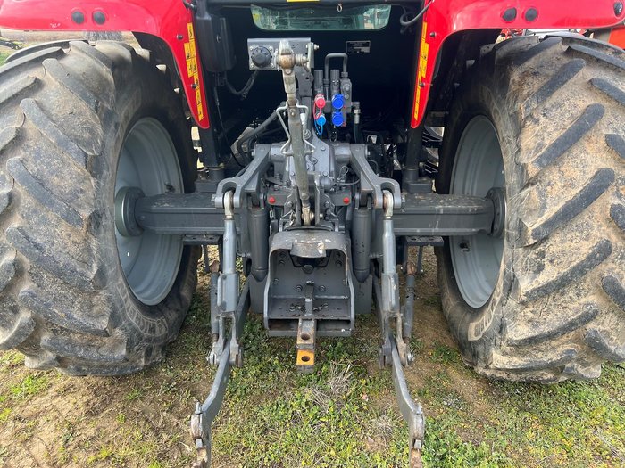 2011 Massey Ferguson 5435 Dyna 4 Red