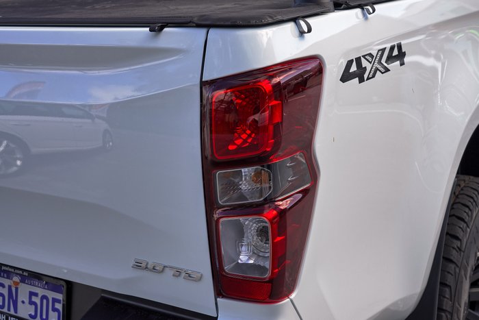 2024 Isuzu D-MAX LS-M
