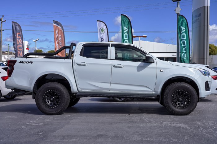 2024 Isuzu D-MAX LS-M