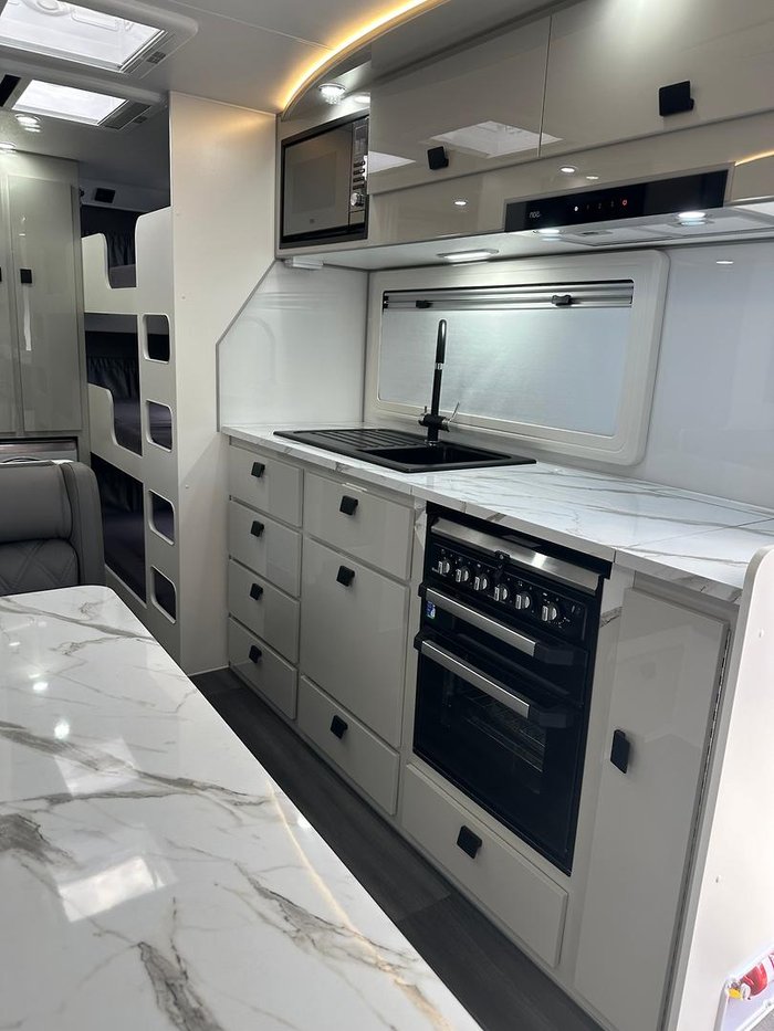 2024 JB Caravans Scorpion Sting 22*6 Fd Family Triple Bunk Air Bags
