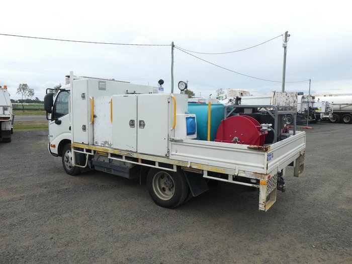 2018 Hino 300 Series WHITE