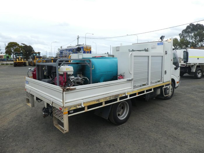 2018 Hino 300 Series WHITE