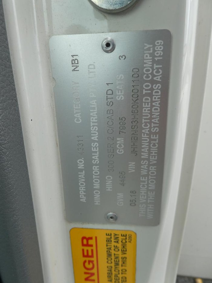 2018 Hino 300 Series WHITE