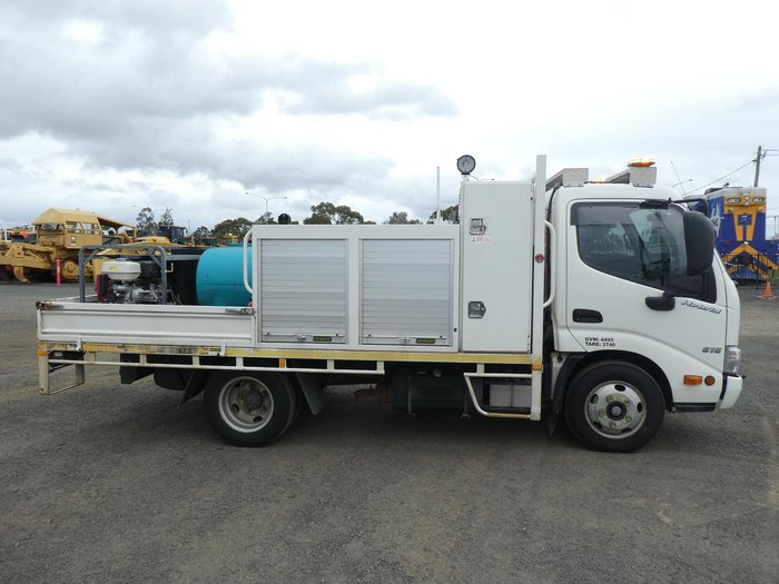 2018 Hino 300 Series WHITE