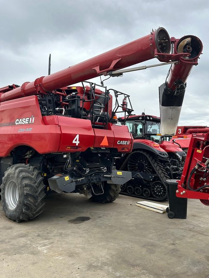 2020 CASE IH 8250 Combine Suspended Tracks