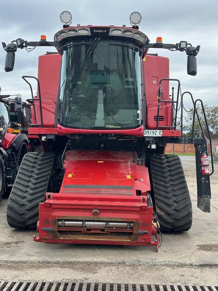 2020 CASE IH 8250 Combine Suspended Tracks