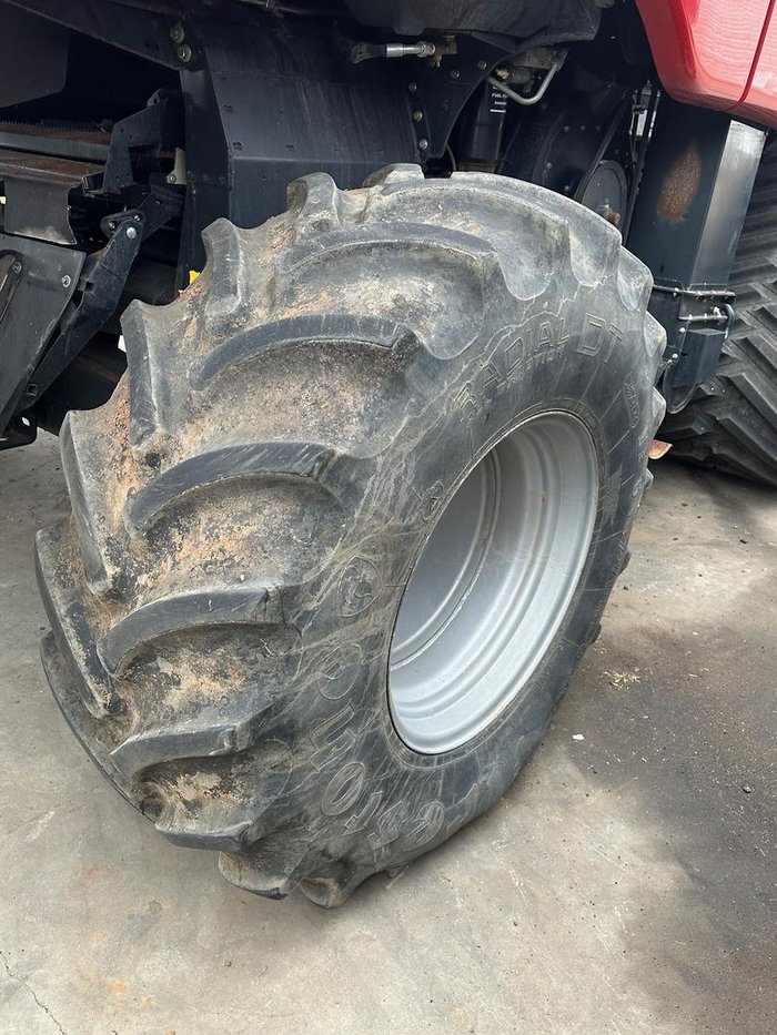 2020 CASE IH 8250 Combine Suspended Tracks