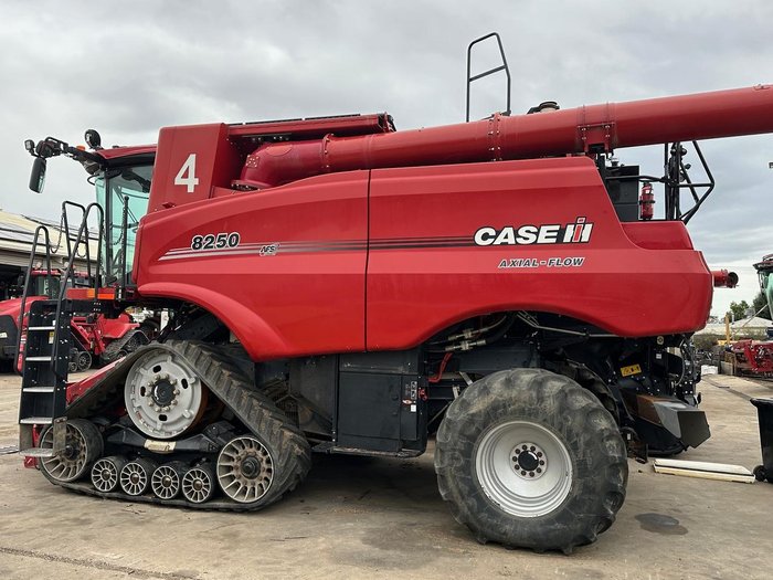 2020 CASE IH 8250 Combine Suspended Tracks