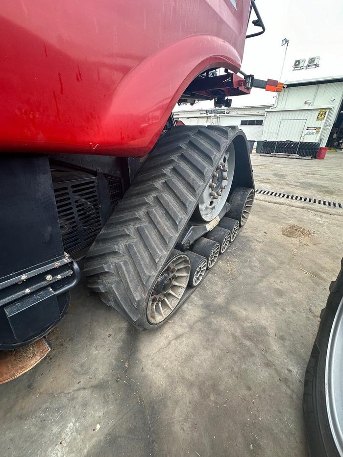 2020 CASE IH 8250 Combine Suspended Tracks