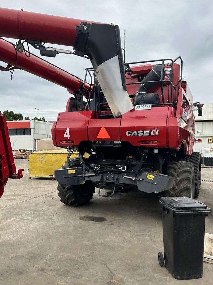 2020 CASE IH 8250 Combine Suspended Tracks