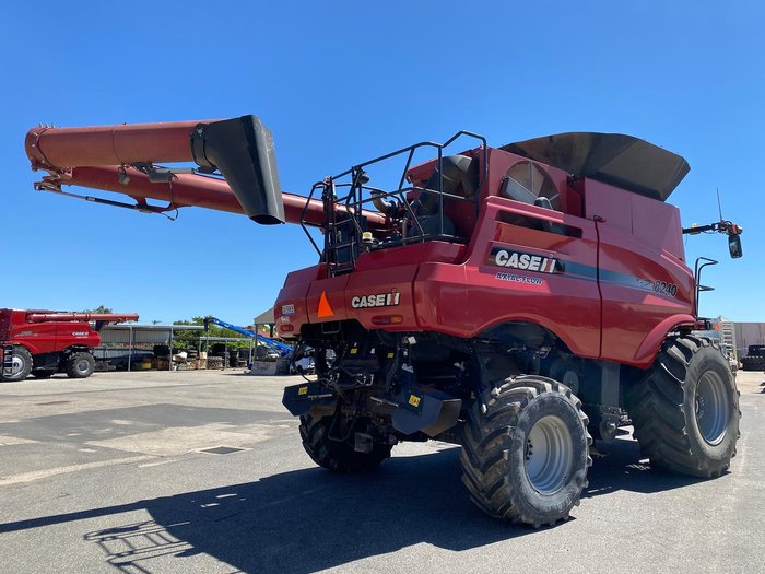 2017 CASE IH 8240 Red