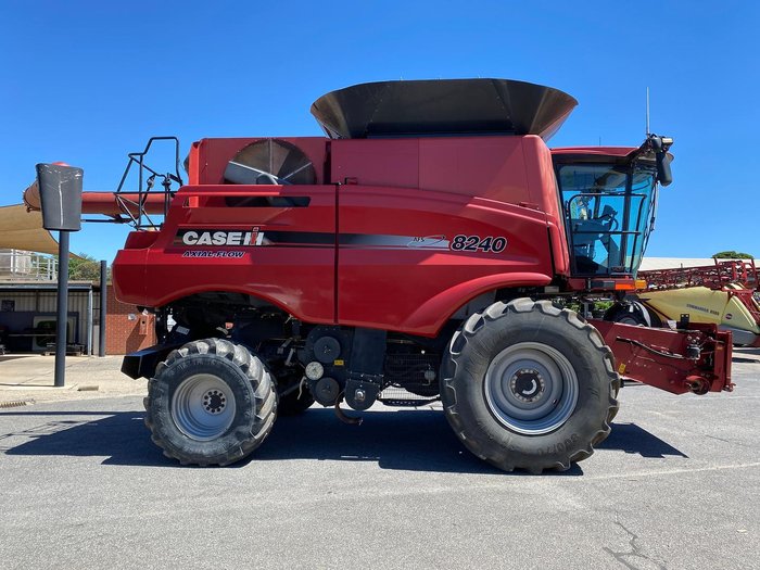 2017 CASE IH 8240 Red