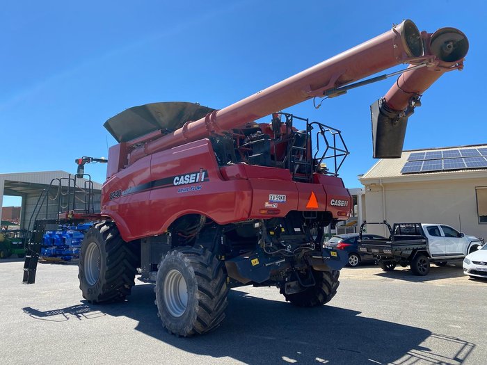 2017 CASE IH 8240 Red