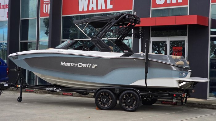 2023 MasterCraft XT22