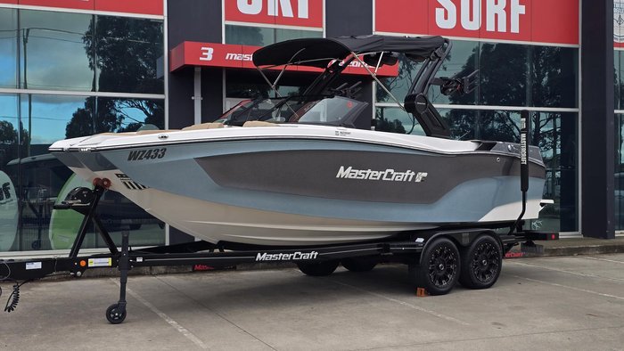 2023 MasterCraft XT22