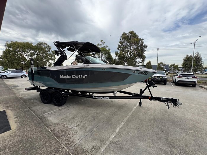 2023 MasterCraft XT22
