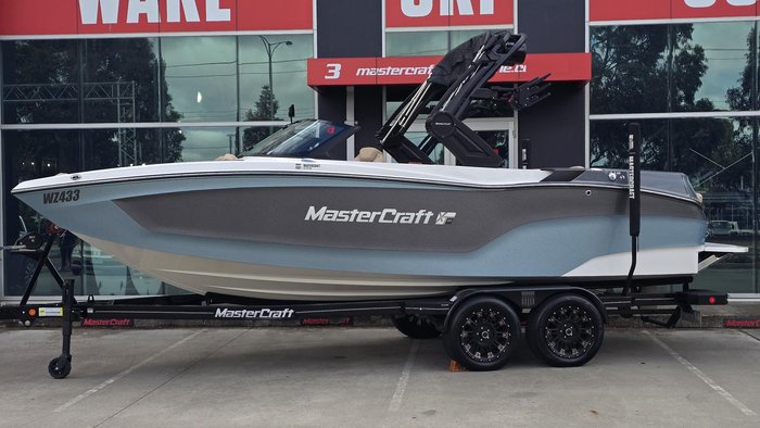 2023 MasterCraft XT22