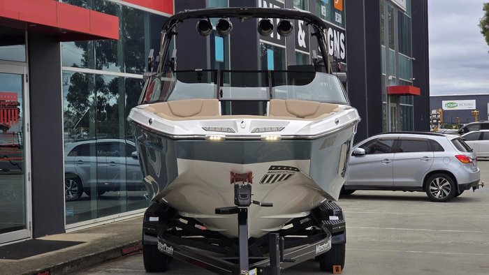 2023 MasterCraft XT22