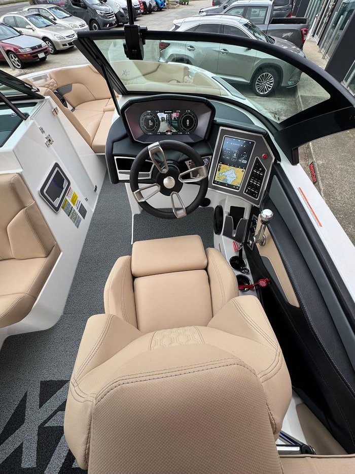 2023 MasterCraft XT22