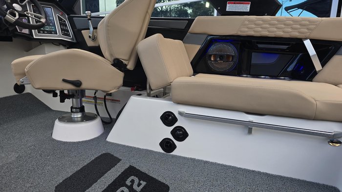 2023 MasterCraft XT22