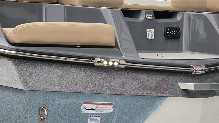 2023 MasterCraft XT22