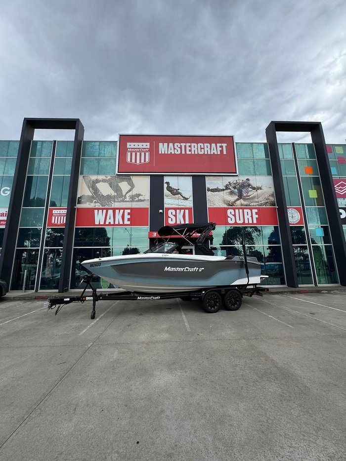 2023 MasterCraft XT22
