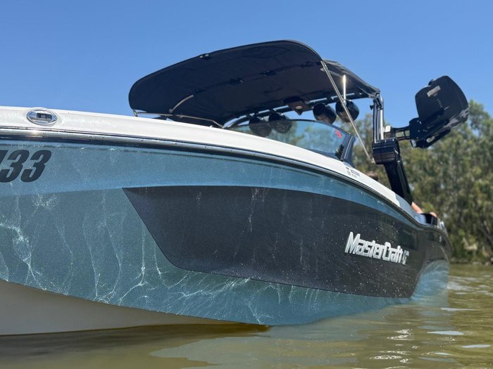 2023 MasterCraft XT22