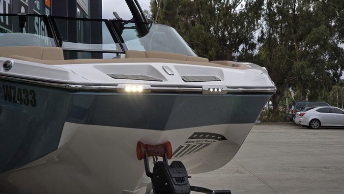 2023 MasterCraft XT22
