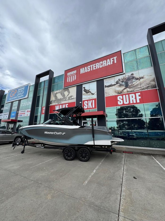 2023 MasterCraft XT22