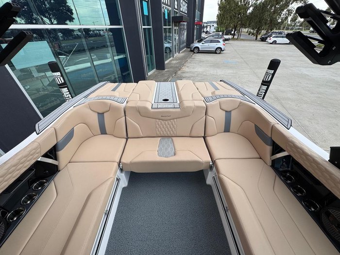 2023 MasterCraft XT22