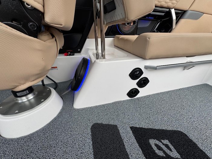 2023 MasterCraft XT22