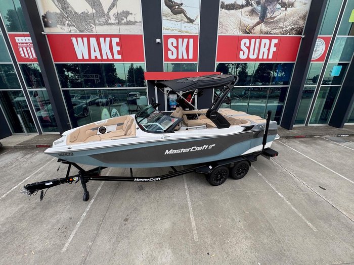 2023 MasterCraft XT22