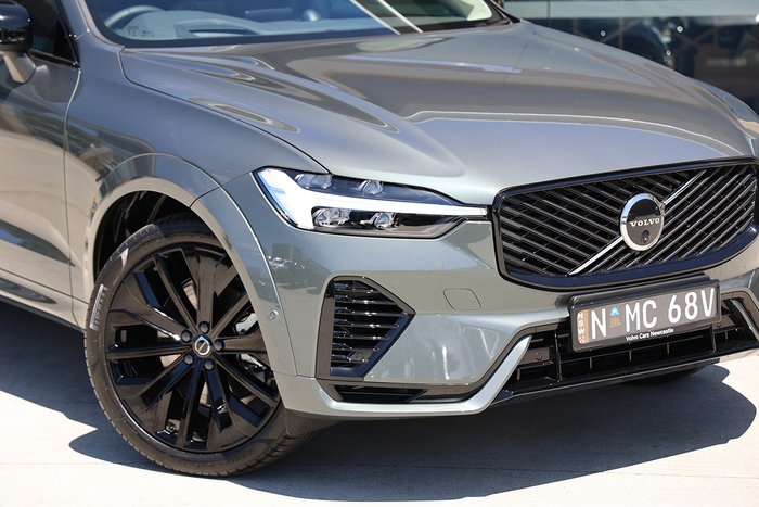 2025 Volvo XC60 Ultra T8 Plug-In Hybrid Dark