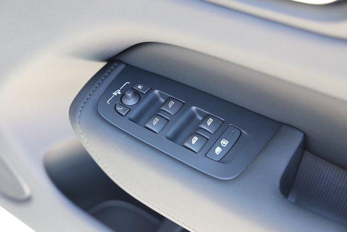 2025 Volvo XC60 Ultra T8 Plug-In Hybrid Dark