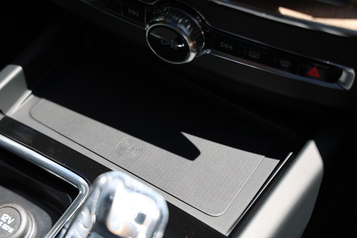 2025 Volvo XC60 Ultra T8 Plug-In Hybrid Dark