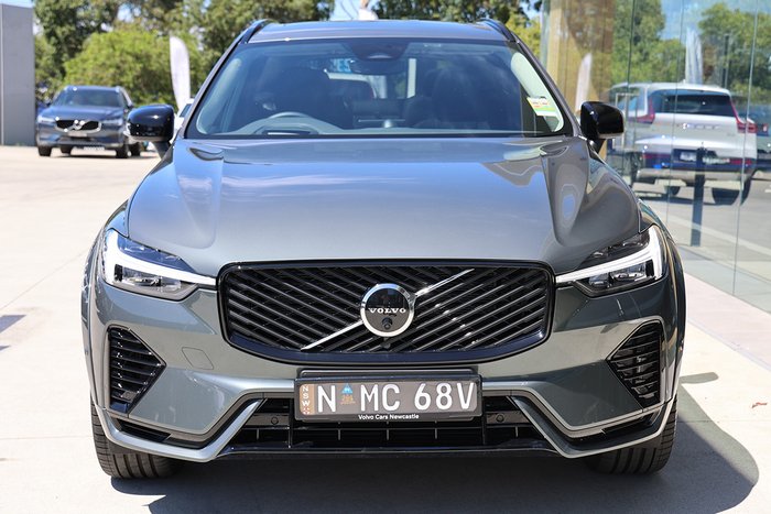 2025 Volvo XC60 Ultra T8 Plug-In Hybrid Dark