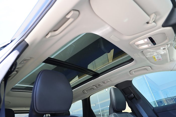 2025 Volvo XC60 Ultra T8 Plug-In Hybrid Dark