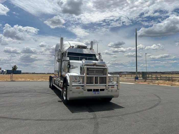 2021 Western Star 4900 Series 4900FXC White