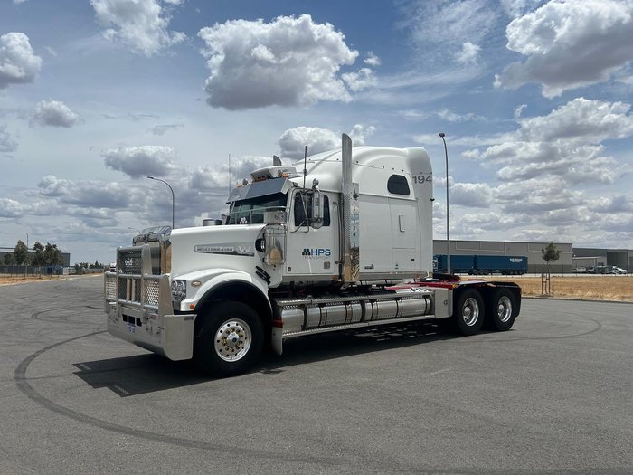 2021 Western Star 4900 Series 4900FXC White