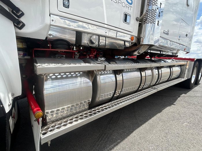 2021 Western Star 4900 Series 4900FXC White