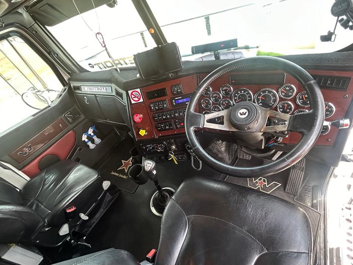 2021 Western Star 4900 Series 4900FXC White