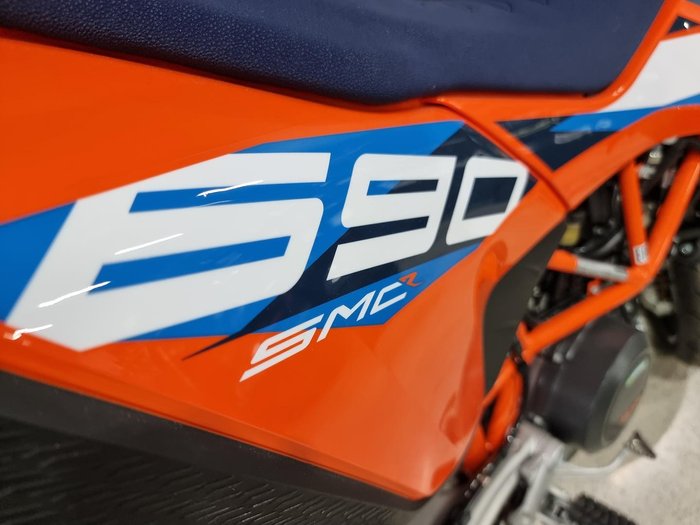 2024 KTM 690 SMC R SMC Orange