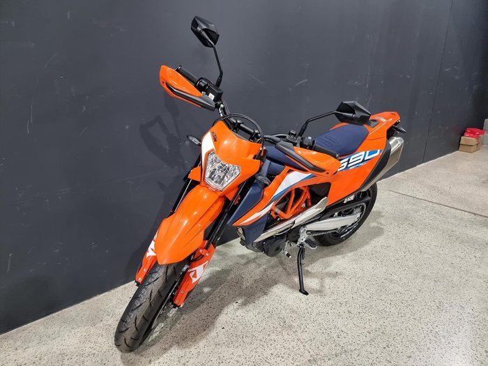 2024 KTM 690 SMC R SMC Orange