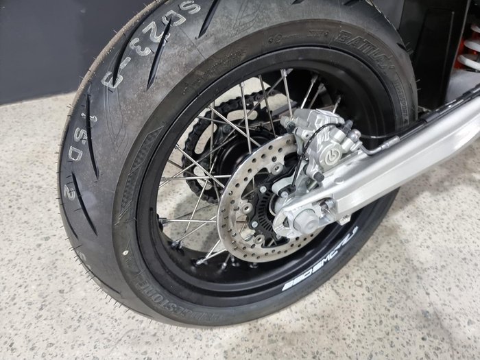 2024 KTM 690 SMC R SMC Orange