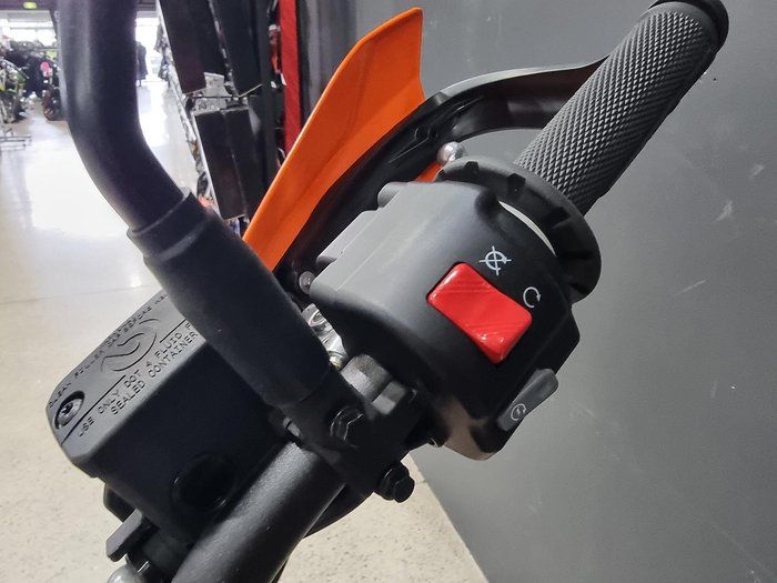 2024 KTM 690 SMC R SMC Orange