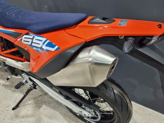 2024 KTM 690 SMC R SMC Orange